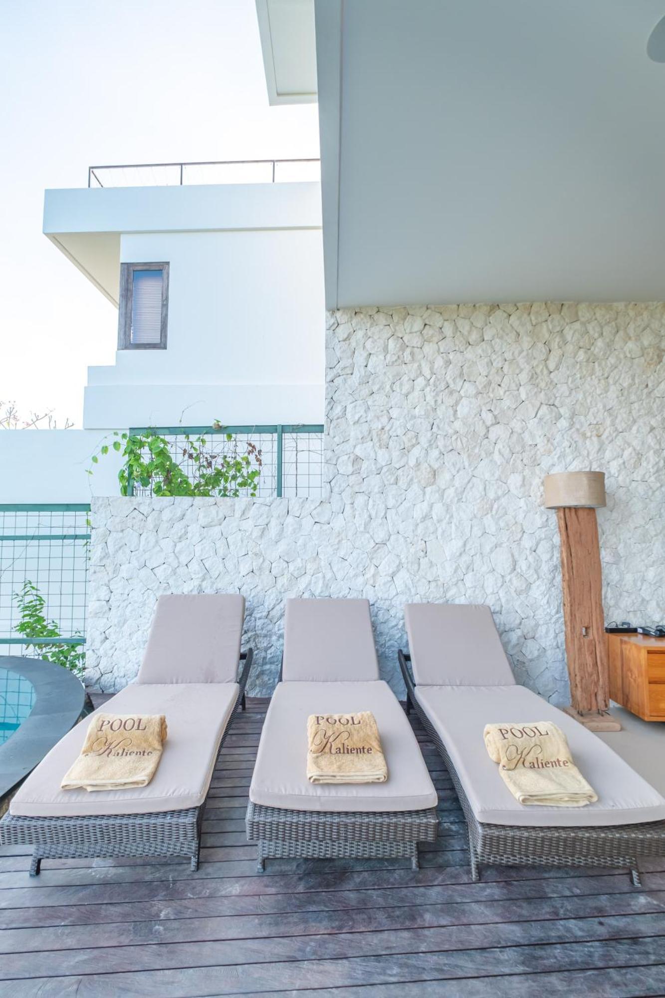 Villa Kaliente Toyapakeh Ngoại thất bức ảnh